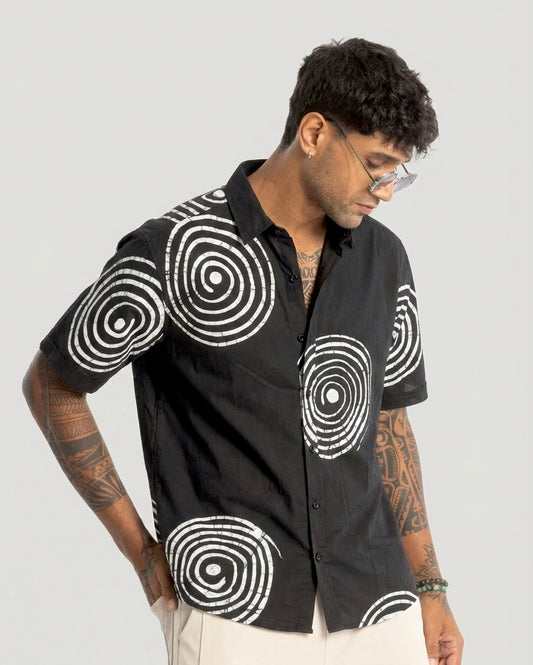 Batic spiral short sleeve shirt